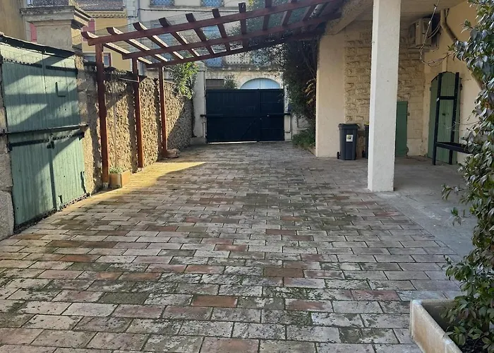 Villa Maison Bourgeoise Aux Volumes Xxl Roujan