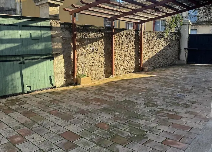 Propriete Xxl 320 M2-10 A 16 Pers- Piscine * Roujan